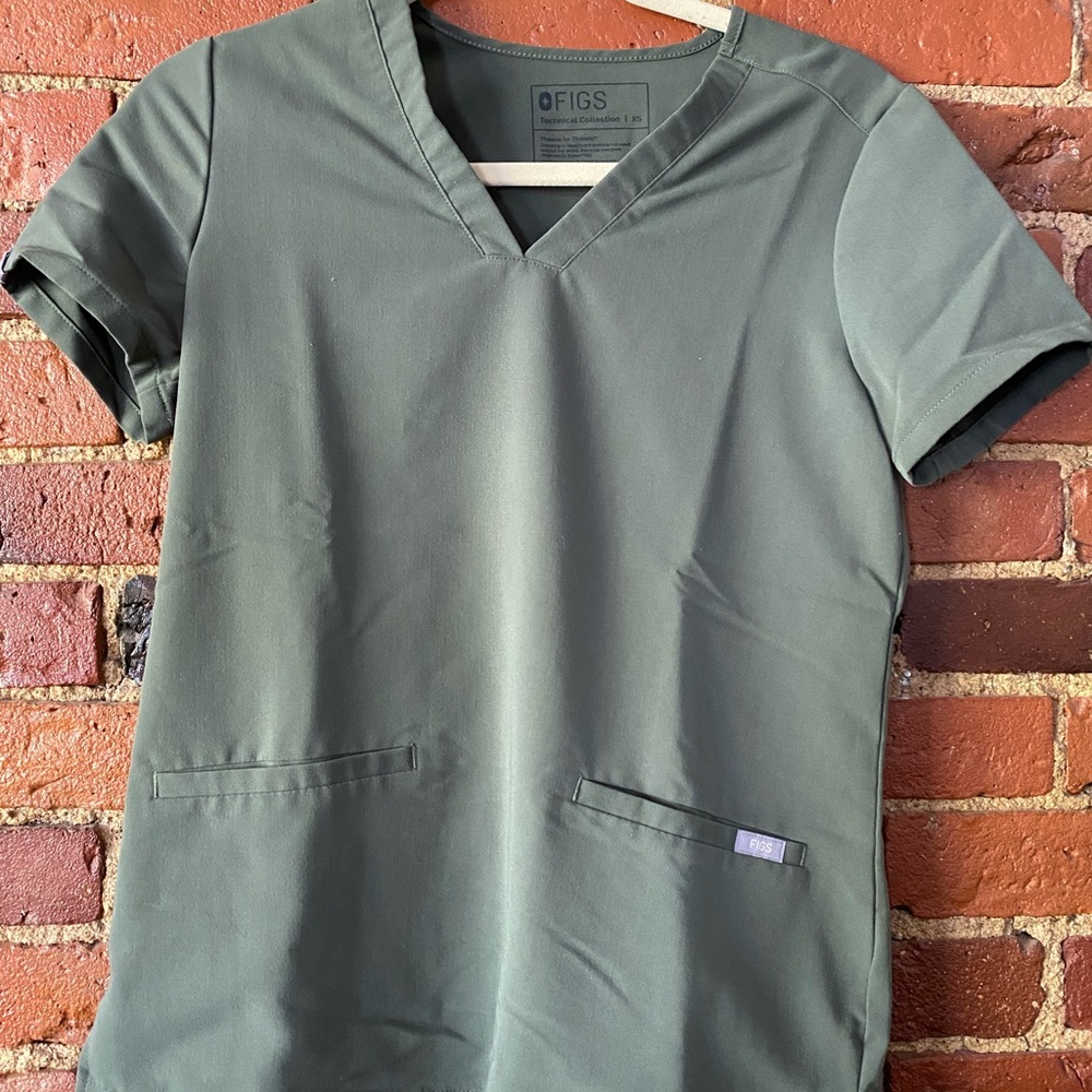 Miss Green FIGS Scrub Top